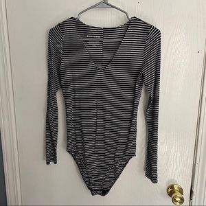 Everlane Long Sleeve V-Neck Bodysuit